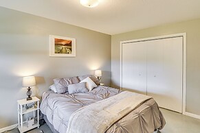 Mtn-view Eureka Apartment: Walk to Eateries!