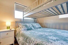 Walk to Wineries: Elgin Wine Country Retreat!