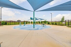 Patio & Fenced Yard: Peaceful Venus Retreat