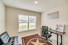 Patio & Fenced Yard: Peaceful Venus Retreat