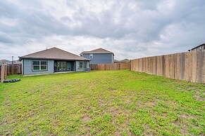 Patio & Fenced Yard: Peaceful Venus Retreat