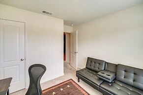 Patio & Fenced Yard: Peaceful Venus Retreat