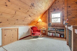8 Mi to IU: Cabin w/ Reading Nook, Fire Pit & Yard