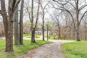 8 Mi to IU: Cabin w/ Reading Nook, Fire Pit & Yard