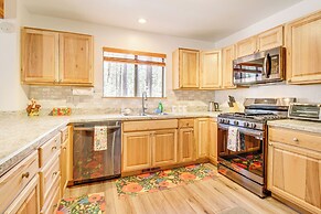 Hike, Fish & Golf: Cabin w/ Fireplace in Pinetop!