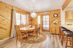 Hike, Fish & Golf: Cabin w/ Fireplace in Pinetop!