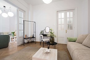 Stunning 3BR Apartment in Bucharest