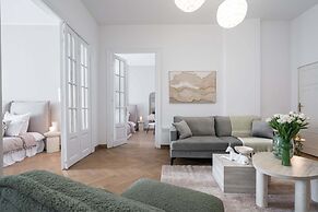 Stunning 3BR Apartment in Bucharest