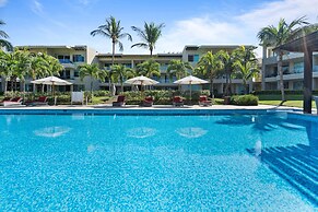 Gorgeous Condo With Pool and Balcony