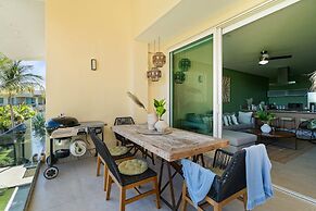 Gorgeous Condo With Pool and Balcony