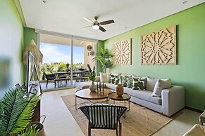 Gorgeous Condo With Pool and Balcony