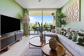 Gorgeous Condo With Pool and Balcony