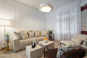 Elegant 3BR Retreat - Steps Away Cismigiu Gardens