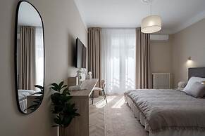 Elegant 3BR Retreat - Steps Away Cismigiu Gardens