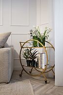 Elegant 3BR Retreat - Steps Away Cismigiu Gardens