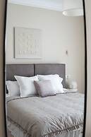 Elegant 3BR Retreat - Steps Away Cismigiu Gardens