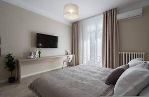 Elegant 3BR Retreat - Steps Away Cismigiu Gardens