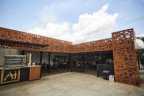 Abram Hills Hotel Ltd