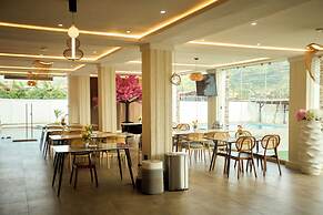 Abram Hills Hotel Ltd