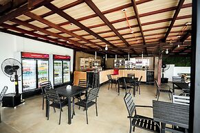 Abram Hills Hotel Ltd