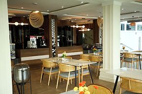 Abram Hills Hotel Ltd