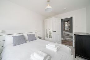 JOIVY Modern and elegant 2-bedrooms apt