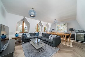 JOIVY Modern and elegant 2-bedrooms apt