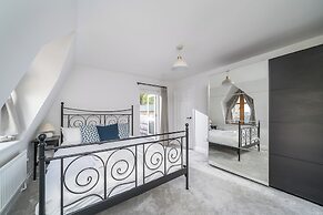 JOIVY Modern and elegant 2-bedrooms apt