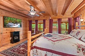 Elk Rapids On Cosby Creek 3 Bedroom Cabin