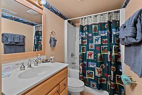 Elk Rapids On Cosby Creek 3 Bedroom Cabin