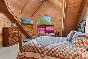 Elk Rapids On Cosby Creek 3 Bedroom Cabin