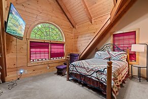 Elk Rapids On Cosby Creek 3 Bedroom Cabin