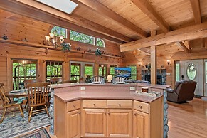 Elk Rapids On Cosby Creek 3 Bedroom Cabin