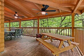 Elk Rapids On Cosby Creek 3 Bedroom Cabin