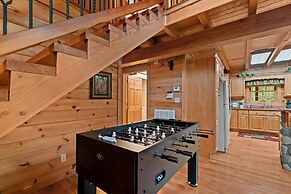 Elk Rapids On Cosby Creek 3 Bedroom Cabin