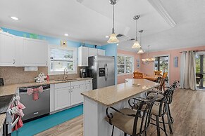 140 Barefoot Bungalow: 4br/2ba W/ Heated Pool! 4 Bedroom Home