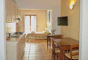 Resort with pool in Riparbella