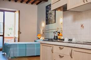 Resort with pool in Riparbella