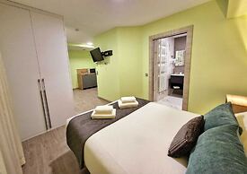 Feeling Home - Suites&Rooms