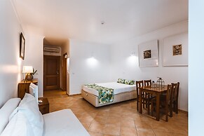 Quinta Velha Pool Terrace Flat15