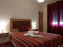 Huge 3 Bedrooms Balcony Flat for 8 pax