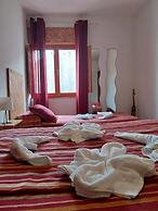 Huge 3 Bedrooms Balcony Flat for 8 pax