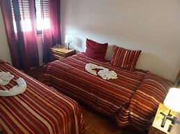 Huge 3 Bedrooms Balcony Flat for 8 pax
