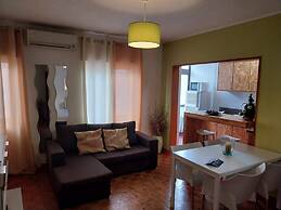 Huge 3 Bedrooms Balcony Flat for 8 pax