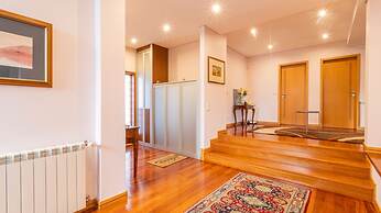 Gorgeous Villa Looking to Douro