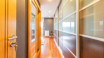 Gorgeous Villa Looking to Douro