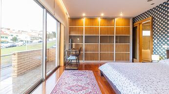 Gorgeous Villa Looking to Douro