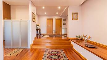 Gorgeous Villa Looking to Douro