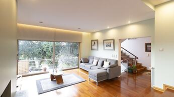 Gorgeous Villa Looking to Douro