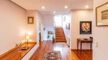 Gorgeous Villa Looking to Douro